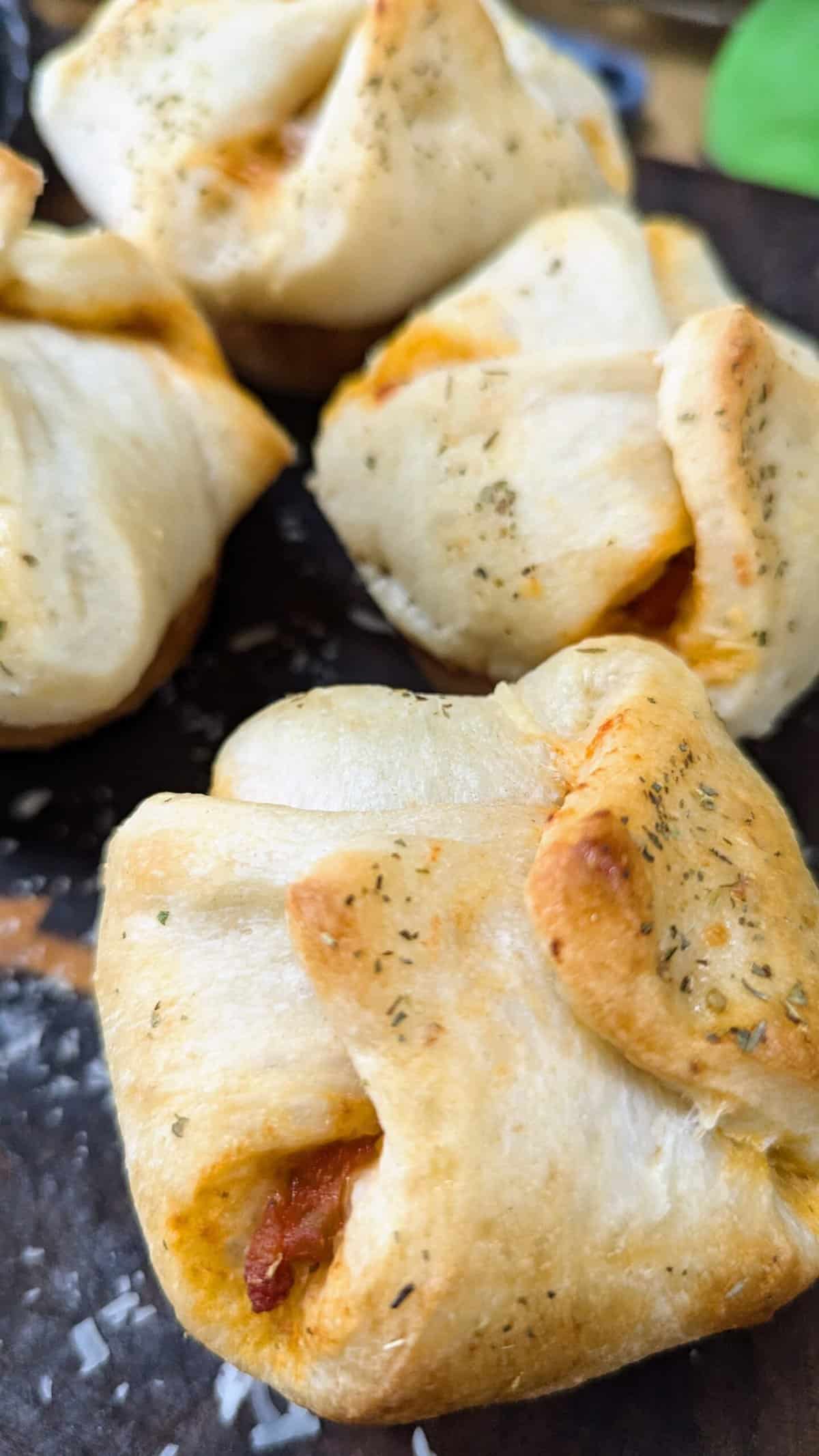 meatball cups with pizza crust